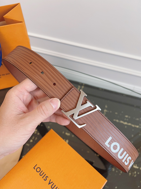 ルイヴィトンベルト正面デザイン